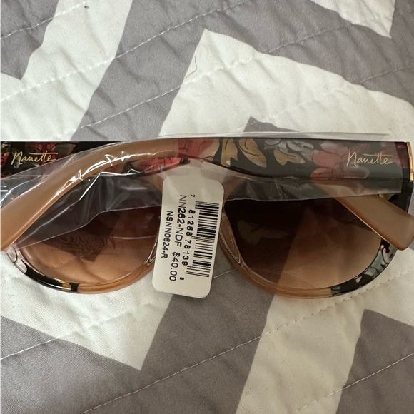 NWT NANETTE LEPORE SUNGLASSES EYEWEAR ACCESSORY - Picture 2 of 2